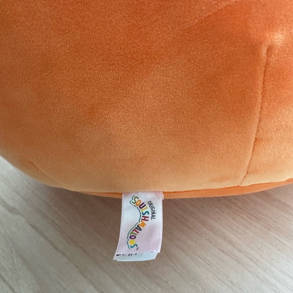 Squishmallows Orange Carrot Caroleena - Picture 6 of 7